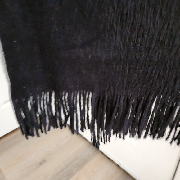 Elegant Black Women's Cardigan - Picture 4 of 7